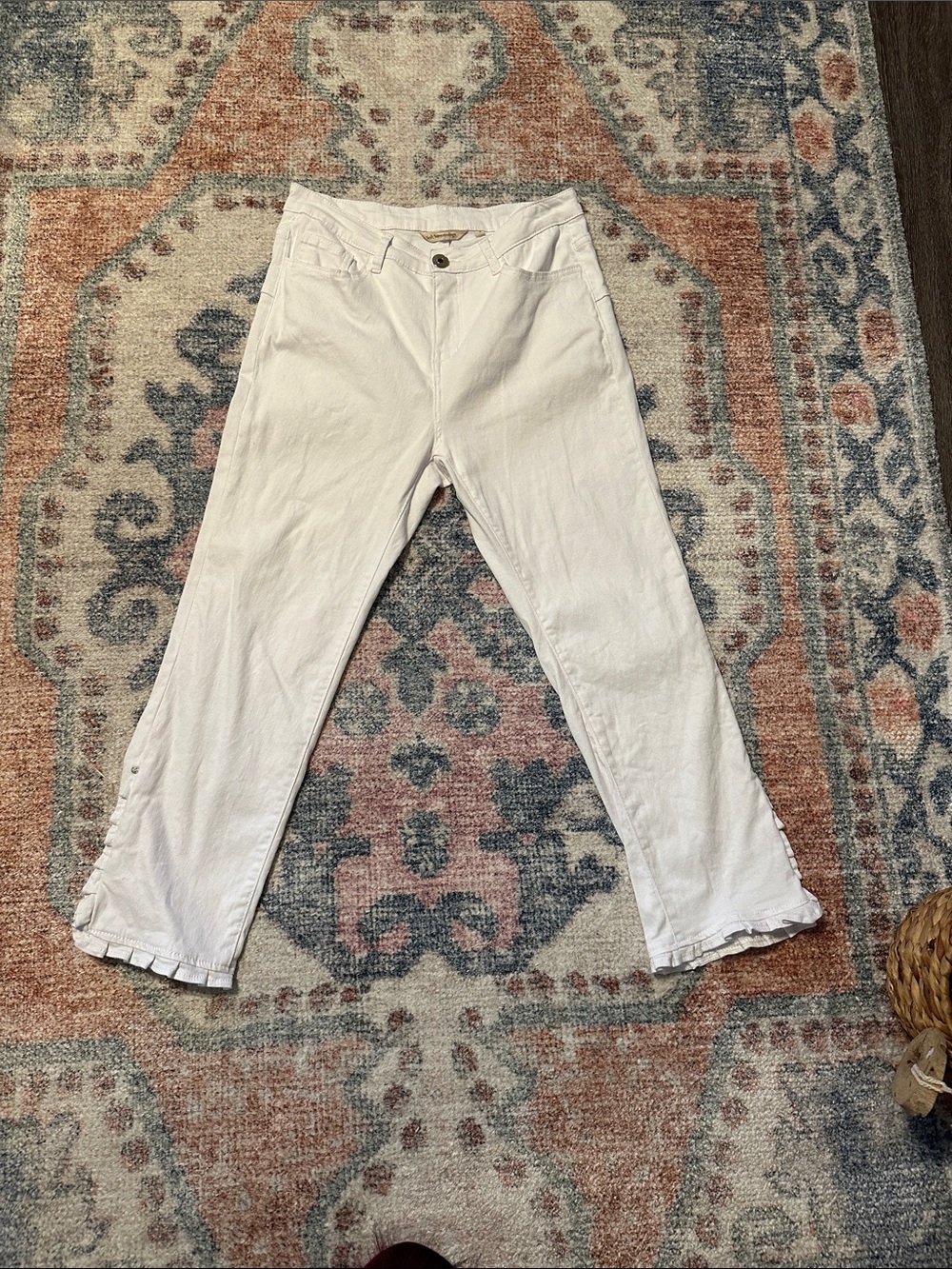 Soft Surroundings White Ruffle-Hem Cropped Lightweight Summer Jeans